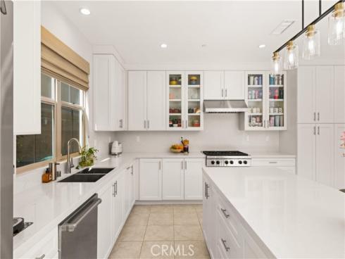 60  Rotunda  , Irvine, CA