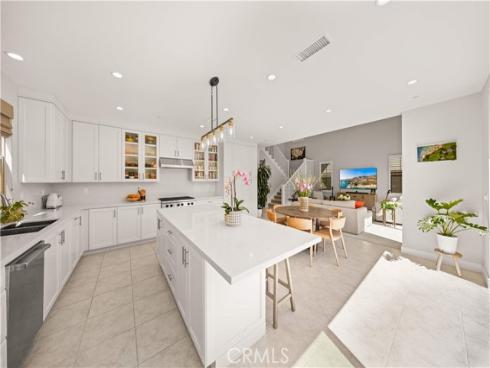 60  Rotunda  , Irvine, CA