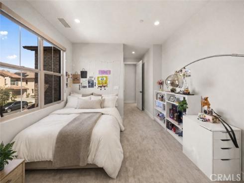 60  Rotunda  , Irvine, CA