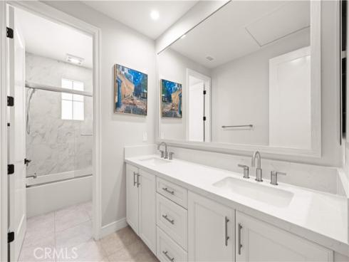 60  Rotunda  , Irvine, CA