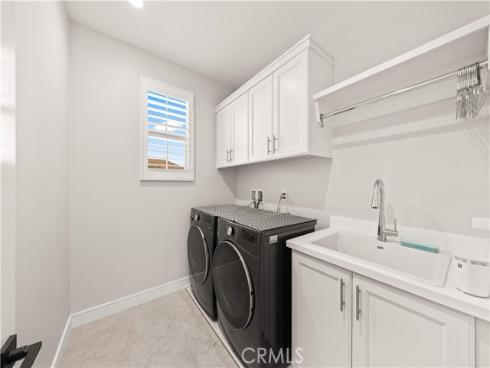 60  Rotunda  , Irvine, CA