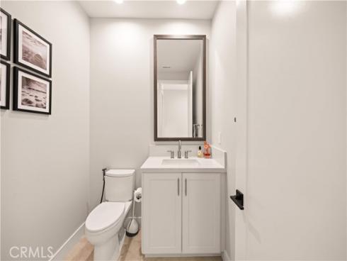 60  Rotunda  , Irvine, CA