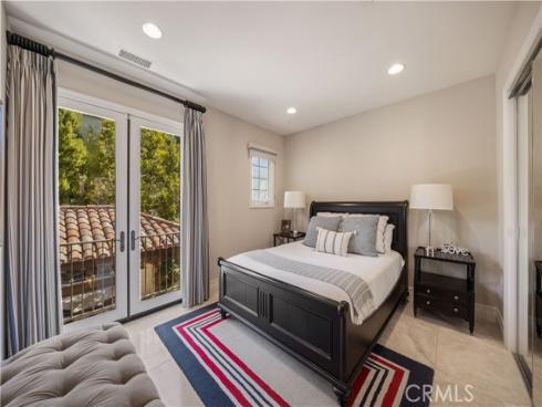 20  Blue Summit  , Irvine, CA