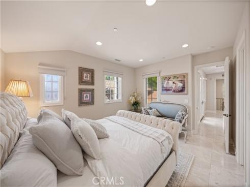 20  Blue Summit  , Irvine, CA