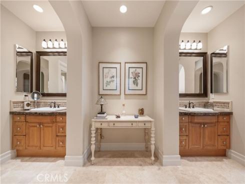 20  Blue Summit  , Irvine, CA