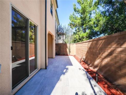 83  Henson  , Irvine, CA