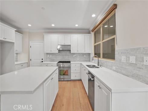 83  Henson  , Irvine, CA