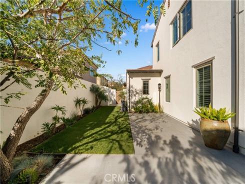 126  Bellini  , Irvine, CA