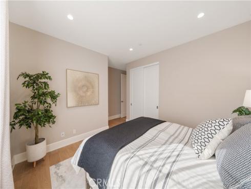 126  Bellini  , Irvine, CA