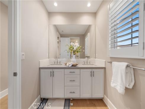 126  Bellini  , Irvine, CA