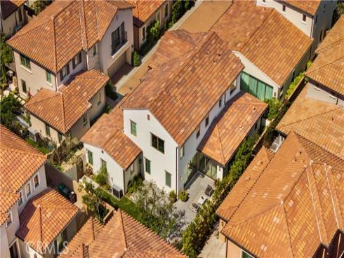 126  Bellini  , Irvine, CA