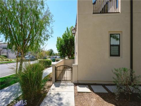 199  Follyhatch  , Irvine, CA