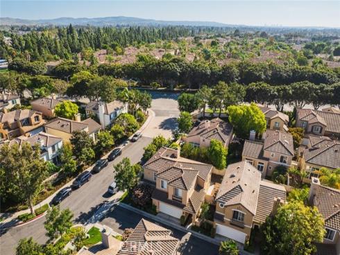 43  Del Carlo  , Irvine, CA