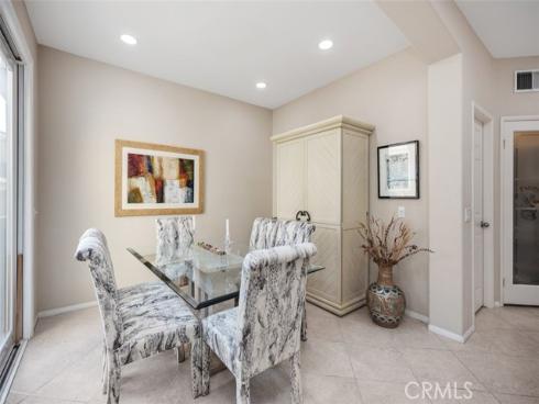 29  Roseville  , Irvine, CA