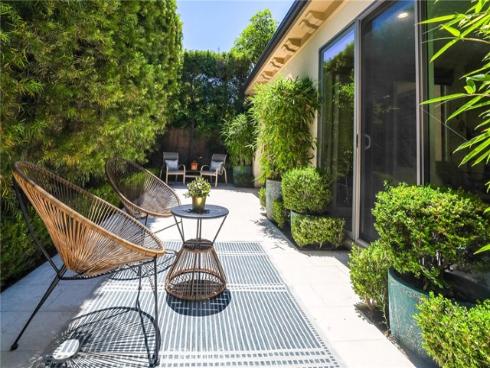 62  Wrangler  , Irvine, CA