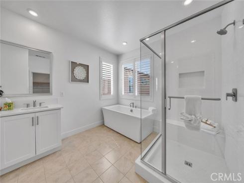 293  Lynx  , Irvine, CA