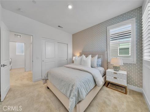 293  Lynx  , Irvine, CA