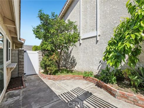 5  Poinsettia  , Irvine, CA