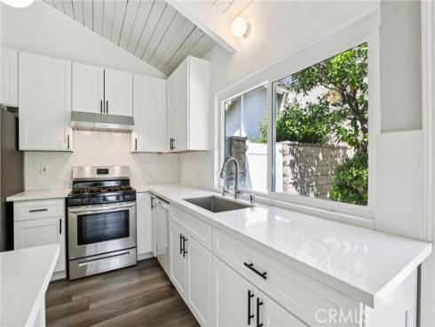 5  Poinsettia  , Irvine, CA