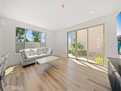 203  Lynx  , Irvine, CA