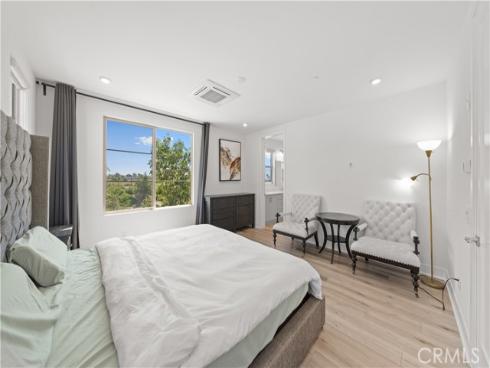 203  Lynx  , Irvine, CA