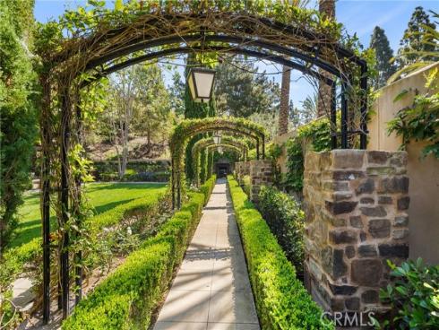 82 Bower Tree , Irvine, CA