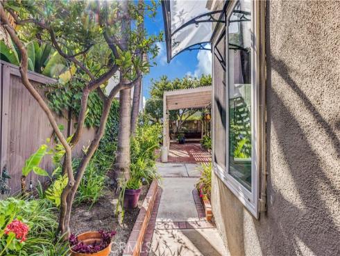 42 Almond Tree Ln , Irvine, CA