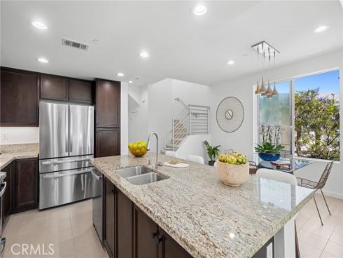555  Rockefeller  , Irvine, CA