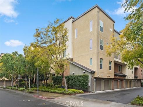 555  Rockefeller  , Irvine, CA
