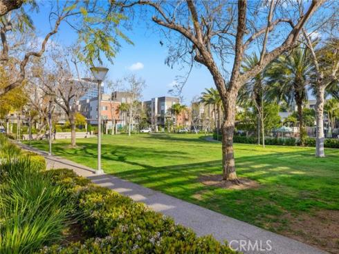555  Rockefeller  , Irvine, CA