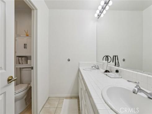 1  Longbourn Aisle  , Irvine, CA