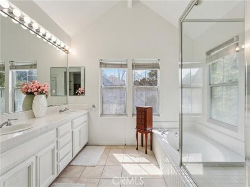 1  Longbourn Aisle  , Irvine, CA