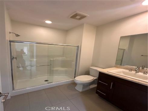 27  Soho  , Irvine, CA