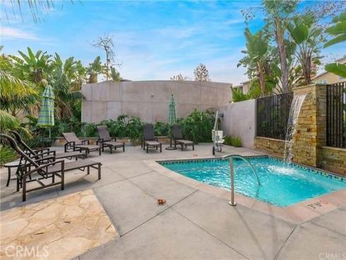 27  Soho  , Irvine, CA