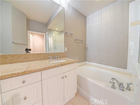 135  Pathway  , Irvine, CA