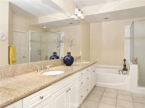 135  Pathway  , Irvine, CA