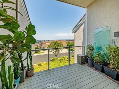 6  Sirius  61 , Irvine, CA