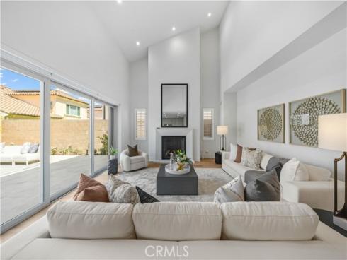 237  Pinnacle  , Irvine, CA