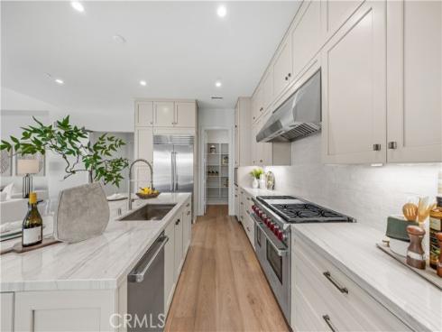 237  Pinnacle  , Irvine, CA