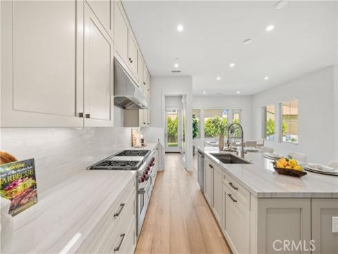 237  Pinnacle  , Irvine, CA