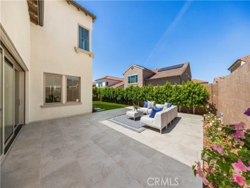 237  Pinnacle  , Irvine, CA