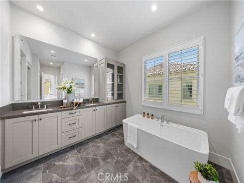 237  Pinnacle  , Irvine, CA