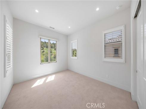 237  Pinnacle  , Irvine, CA