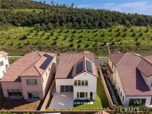 237  Pinnacle  , Irvine, CA