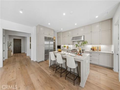 237  Pinnacle  , Irvine, CA