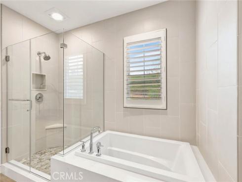 100  Della  , Irvine, CA