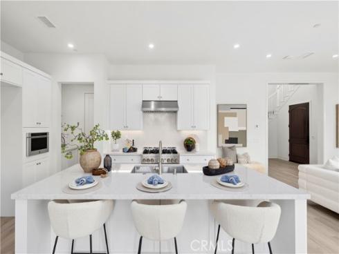 122  Glydon  , Irvine, CA