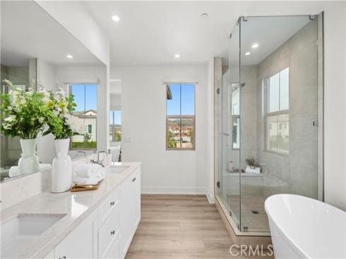 122  Glydon  , Irvine, CA