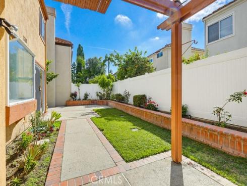 4  Estrella  , Irvine, CA