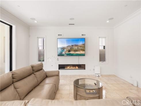 92  Interstellar  , Irvine, CA